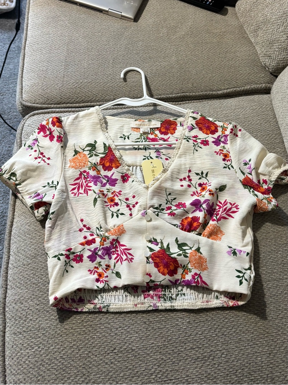 Monteau Cream Floral Button-Front Crop Top